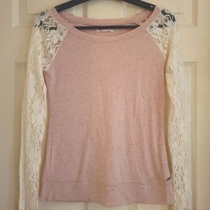 Heathered Pink with Lace Longsleeve 💗